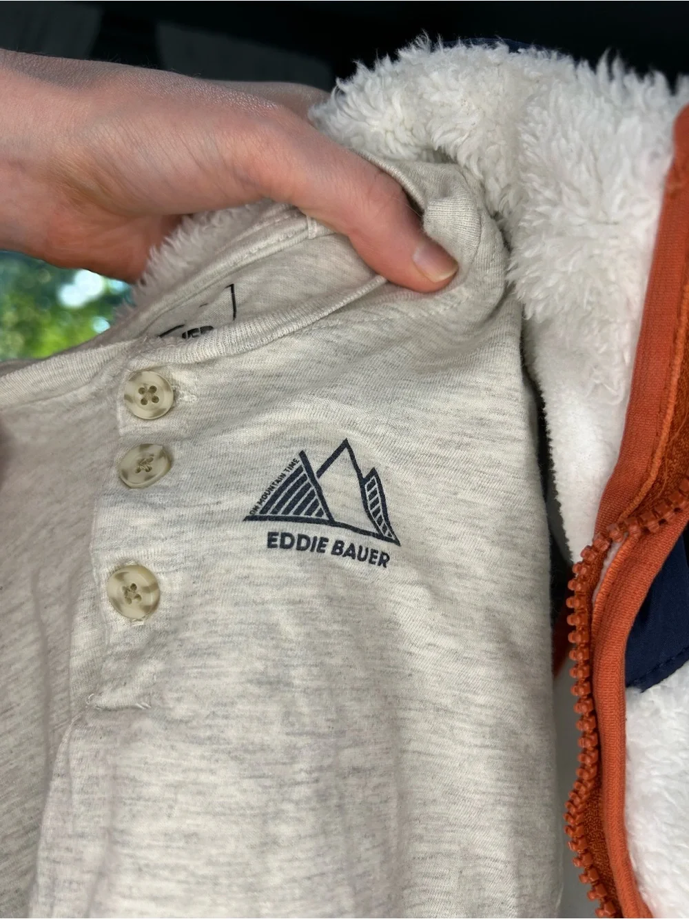 🏔️EDDIE BAUER Boys’ Cozy Sherpa Vest and Henley Set - Size 5 (Age 5-6)